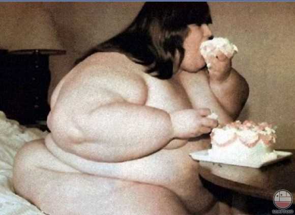fat_lady_eating_cake-3755.jpg